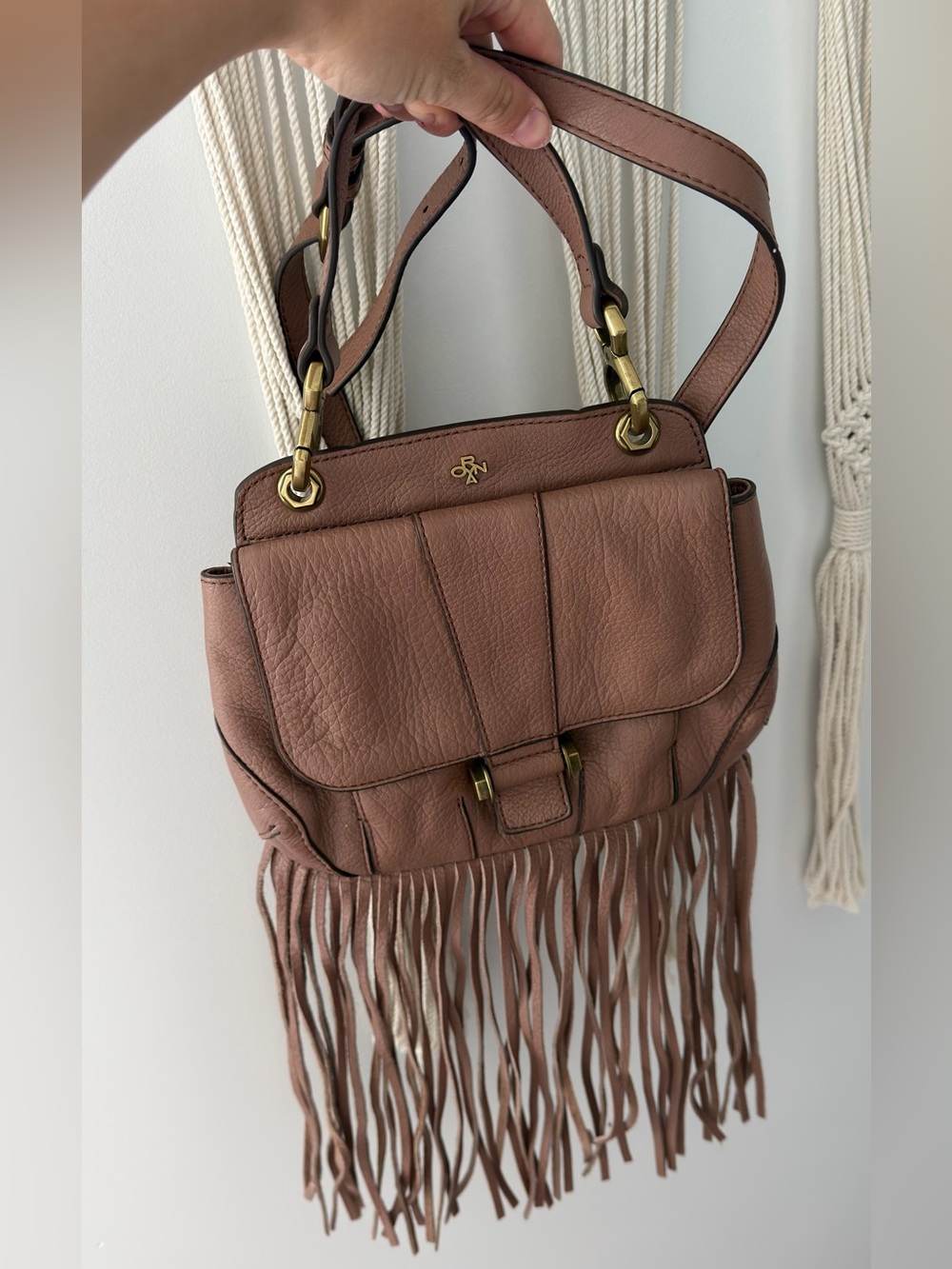 Fringed Leather Shoulder Bag in Distressed Tan
